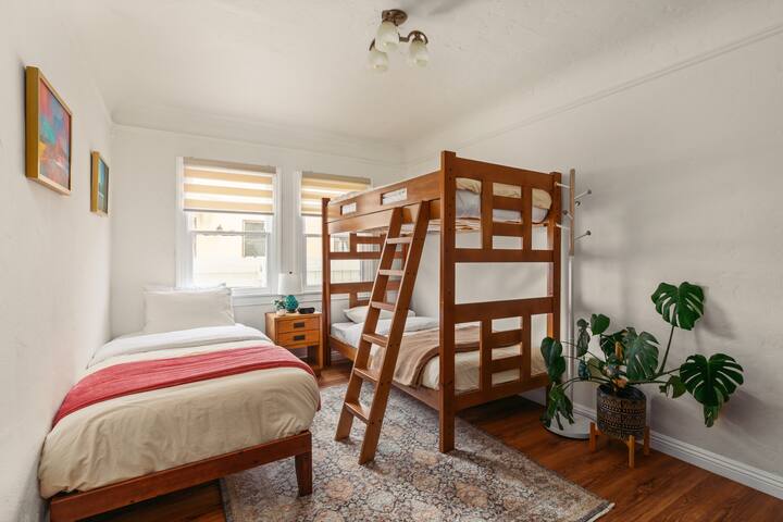 קומה ראשונה