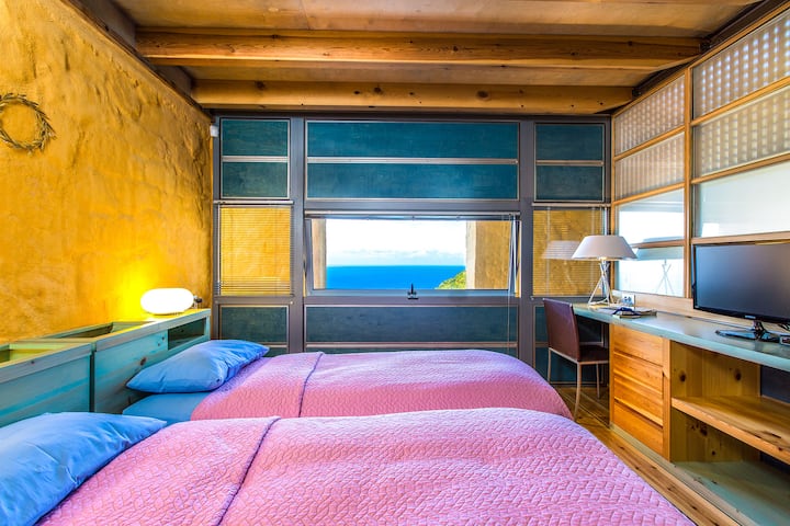 Bedroom 2 with Two Single Beds and Ensuite Bathroom