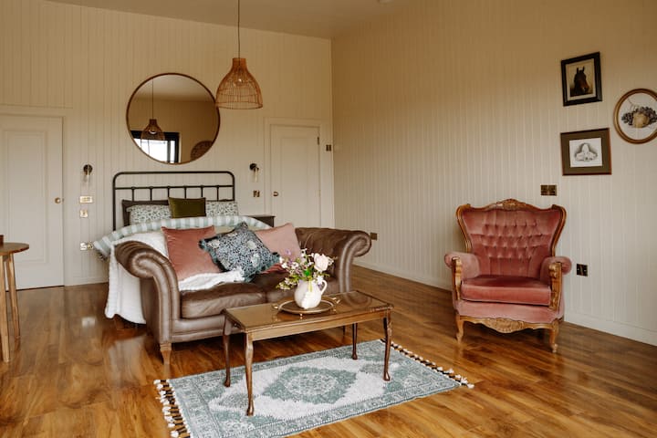 Fisherman's Lodge At Angliham Estate - Galway