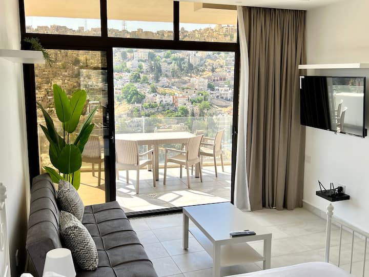 Infinity View Balcony Terrace Apt Near Downtown - Amman