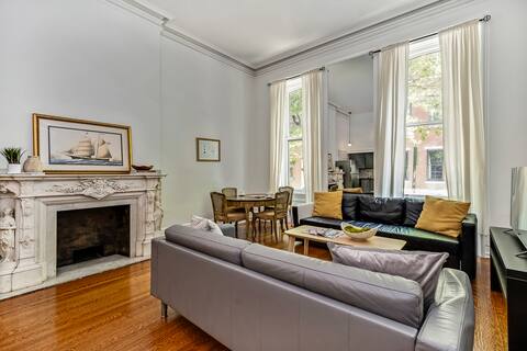 Beautiful Rittenhouse Square - King + 2x Sofa Beds