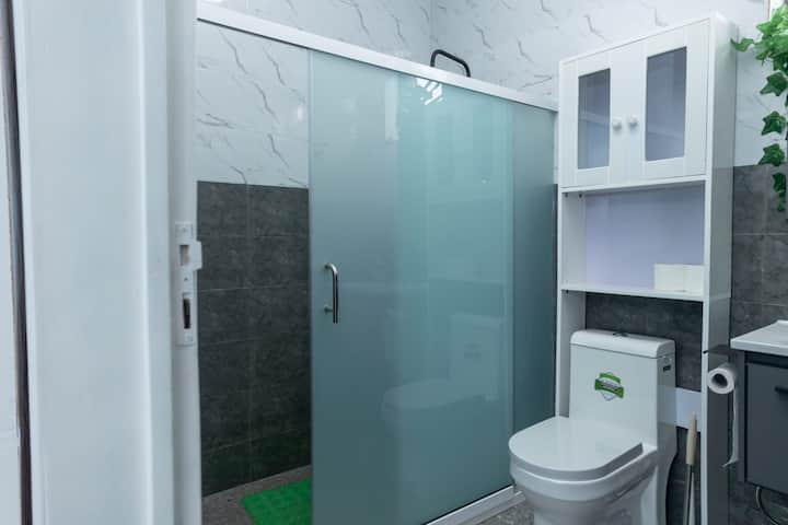 BBB NATION OASIS · 4BR Penthouse & Rooftop · Full bathroom 2