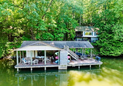 Last Min April Deals! Lakefront with Amazing Dock!