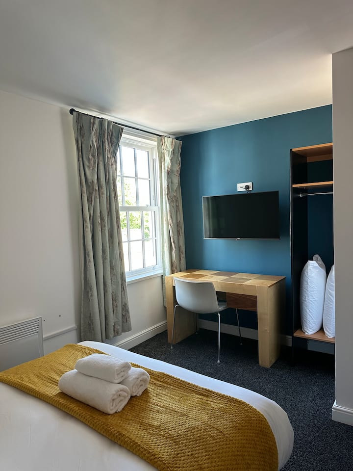 Hotel Continental, Double Room 3 - Kingston upon Hull