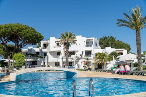 Luxury Beach House Apartment - Golf & Tennis Court