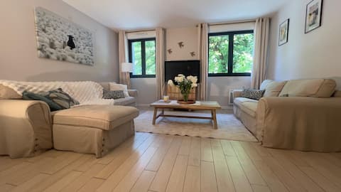 Top performing Airbnb: Charming Apartment - Downtown in Bagnères De Luchon