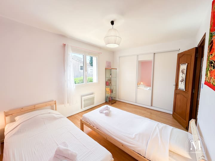 ห้องนอนพร้อมเตียงเดี่ยว - บ้าน 3 ห้องนอนพร้อมสระว่ายน้ำใน Sanary-sur-Mer