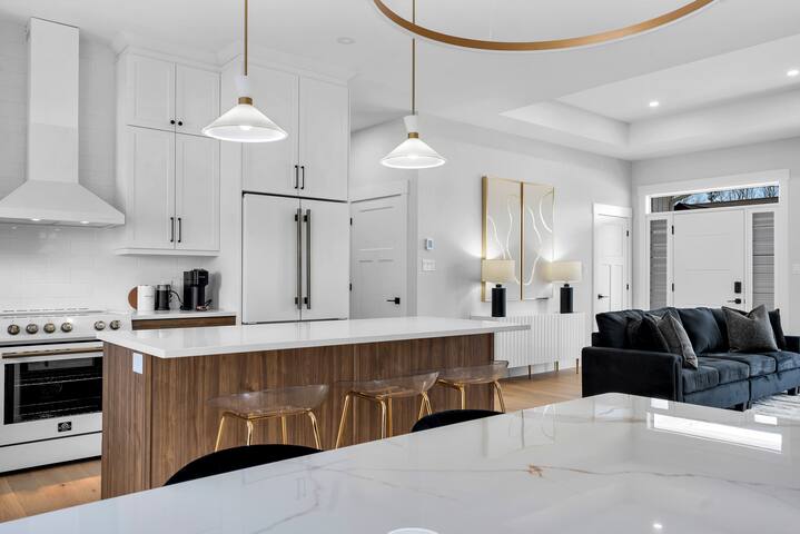 Luxury Home • Hot Tub • Arcade