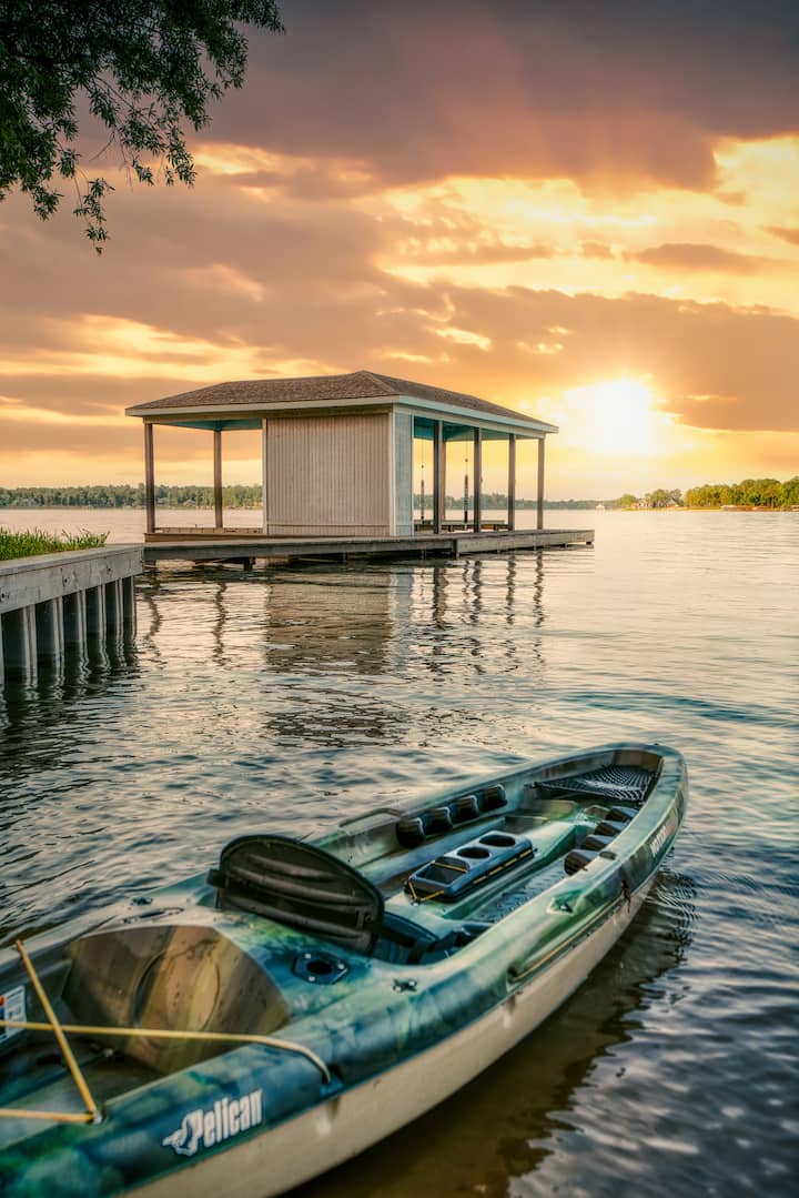 Eagle's Nest Lakehouse ~Pickleball Court ~Hot Tub - Texas