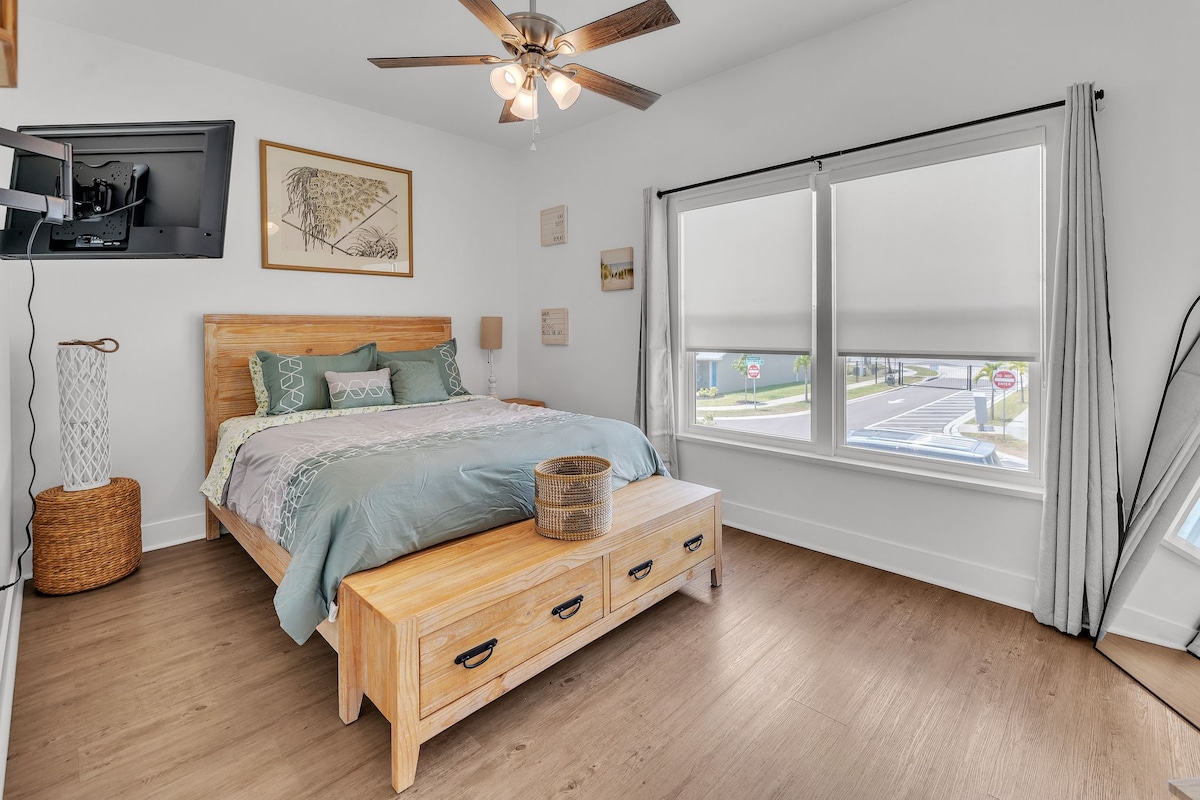 -Slaapkamer met queensize bed