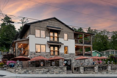 Luxury 11BR Downtown Blowing Rock + Hot Tub