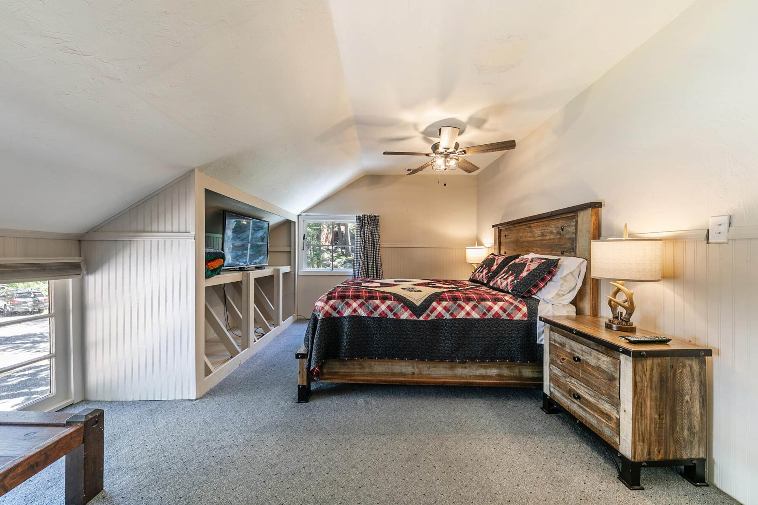 Cozy 5BR Cabin Steps from Donner Lake Beach - Photo 6