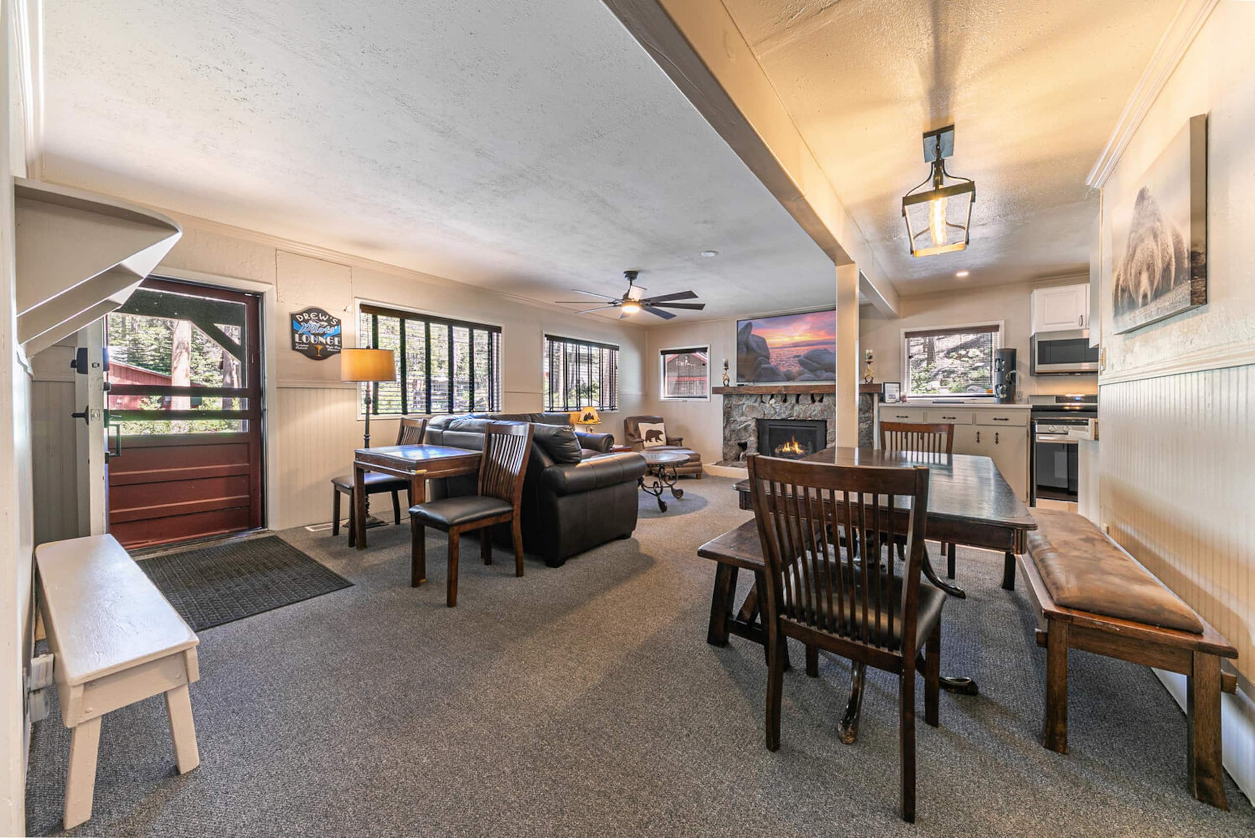 Cozy 5BR Cabin Steps from Donner Lake Beach - Photo 15