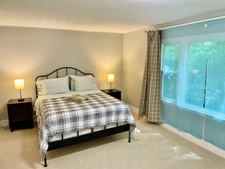 חדר שינה 4 - מיטת קווין סייז בקומה התחתונה