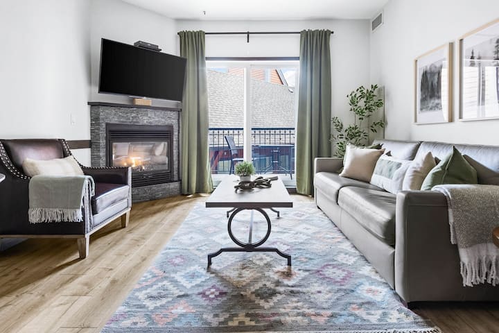 Chic Rockies Getaway |Pool&hottub |King Bed |Bbq! - Canmore