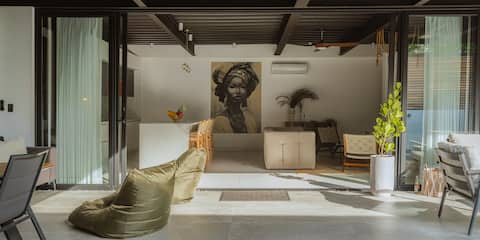 Fantastic location +Concierge+cold tub+pool