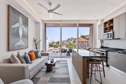 Top Airbnb: Brand New Penthouse in Heart of the Romantic Zone in Puerto Vallarta
