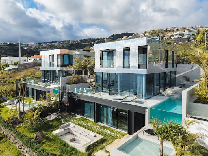 Saudade: Futuristic Ultra Luxury Ocean Zen Retreat