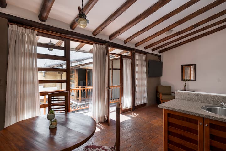 Elegant Historic With Homey Touch Vicuña Apartment - Ecuador