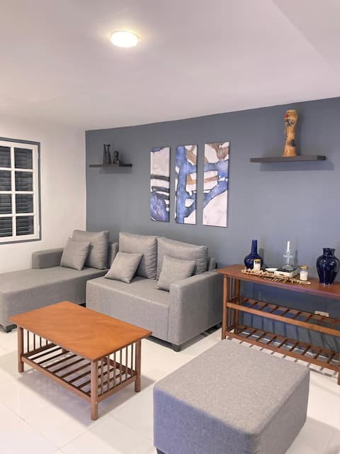 Sleek Modern APT for Groups of 12