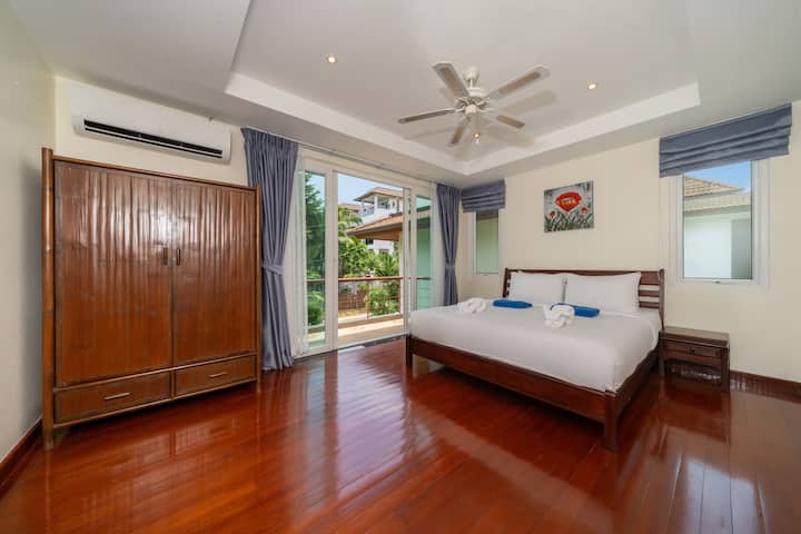 Schlafzimmer 1