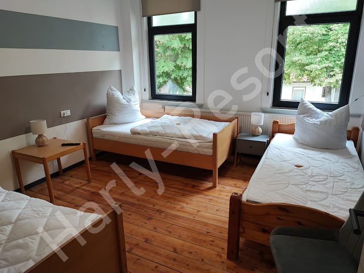 Schlafzimmer 6