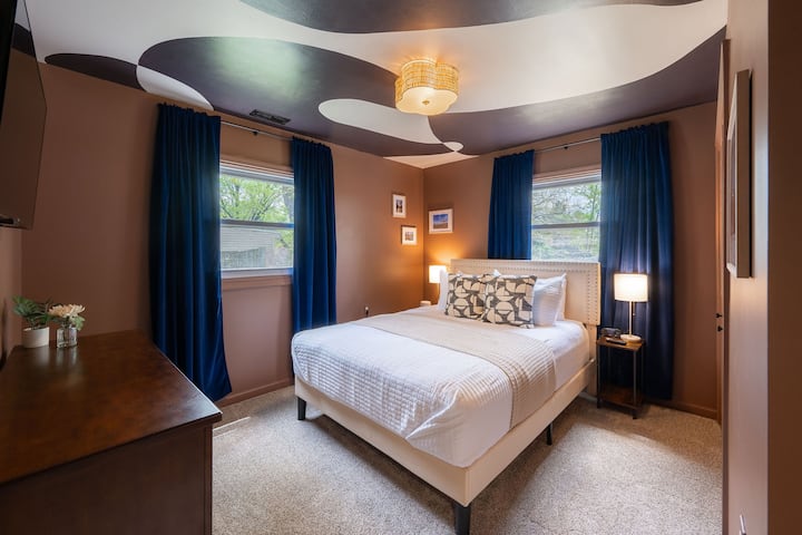 Pon tu programa favorito y relájate después de un día ajetreado explorando la zona