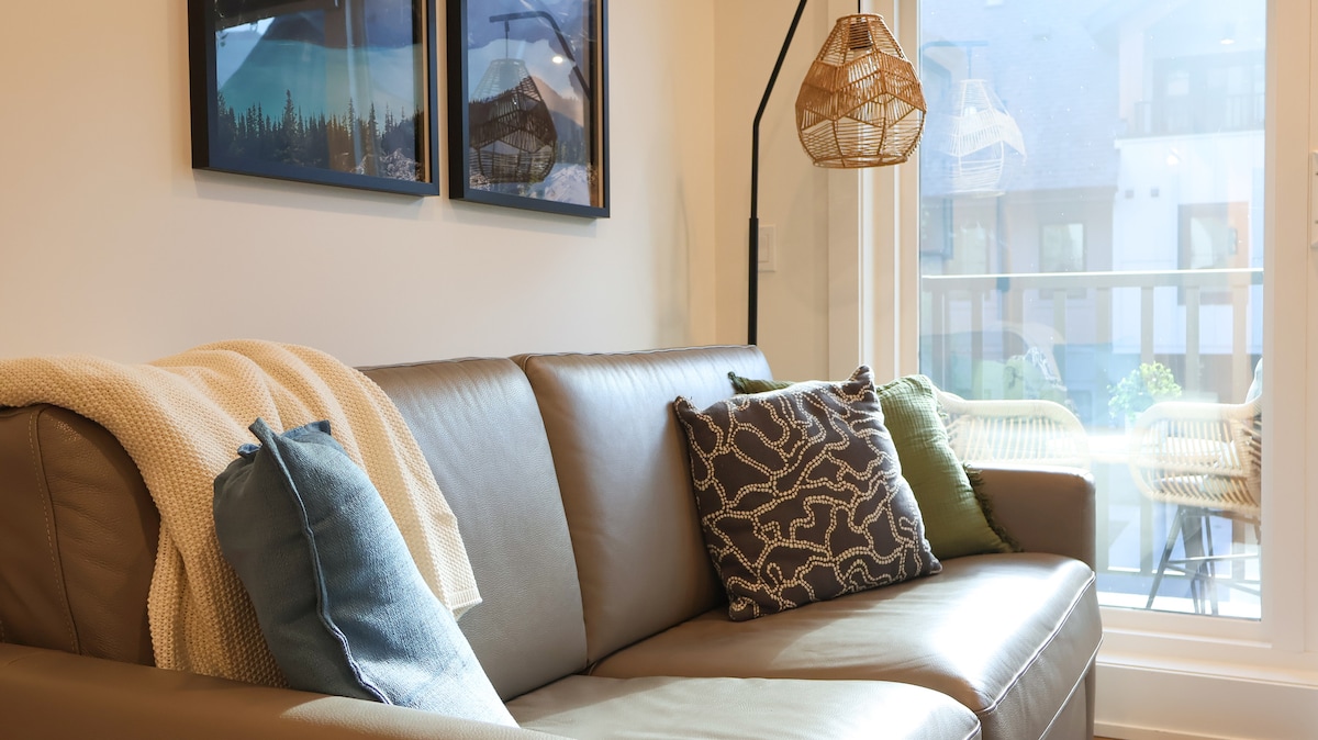 Kochi letu linajivuta na kuwa kitanda cha ukubwa wa kawaida.