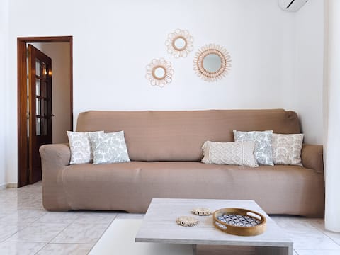 Successful Airbnb property: Terraço do Barranco | Panoramic View, Beach (150 m) in Lagoa