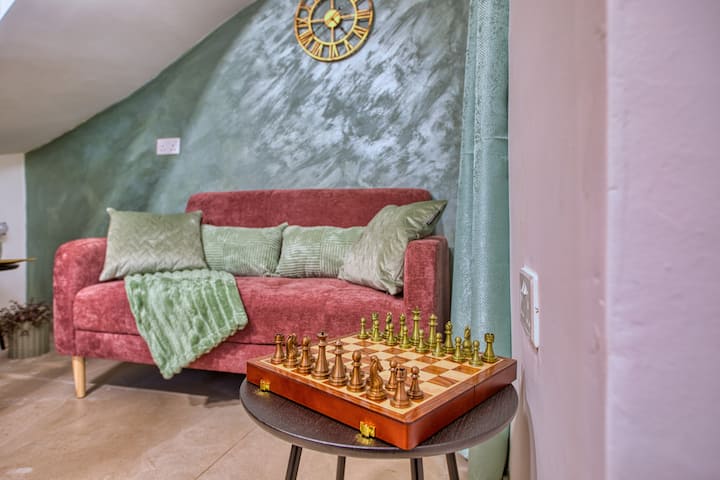 Jade | Stylish Zabbar Hideaway - Malta