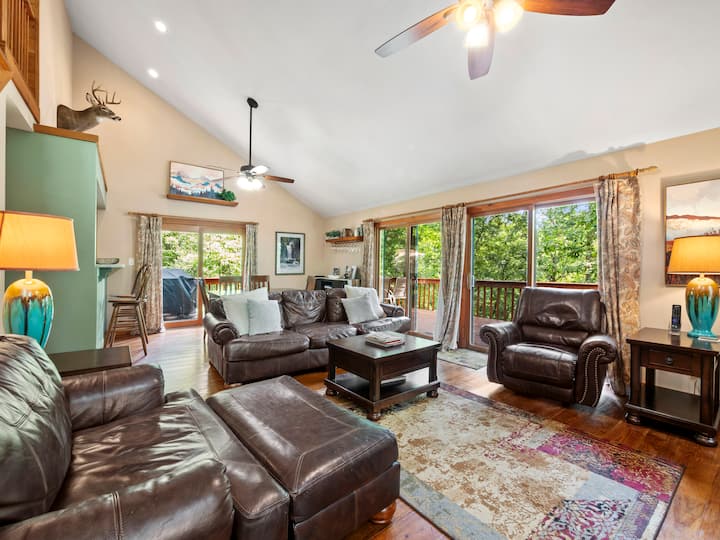Azure Springs- Secluded Mountain Retreat - Dahlonega, GA