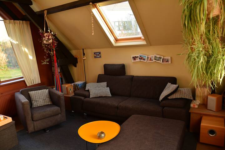 Cozy coastal
villa (4 people + 1 child -6y)