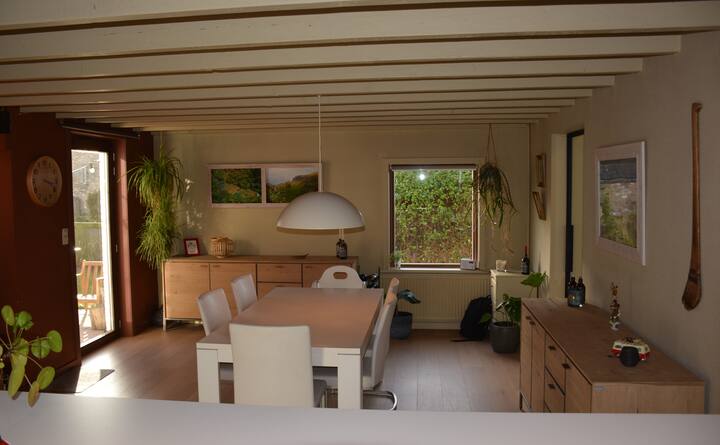 Cozy coastal
villa (4 people + 1 child -6y)