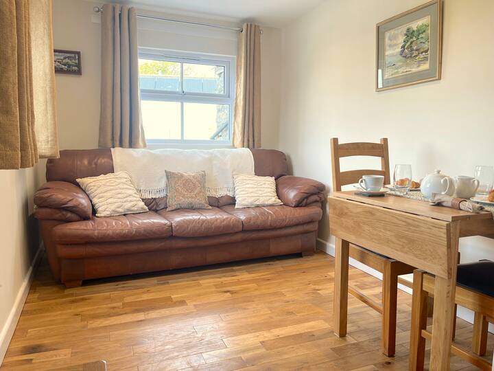 West Cornwall Coastal Cottage In Central St Just - Porthcurno