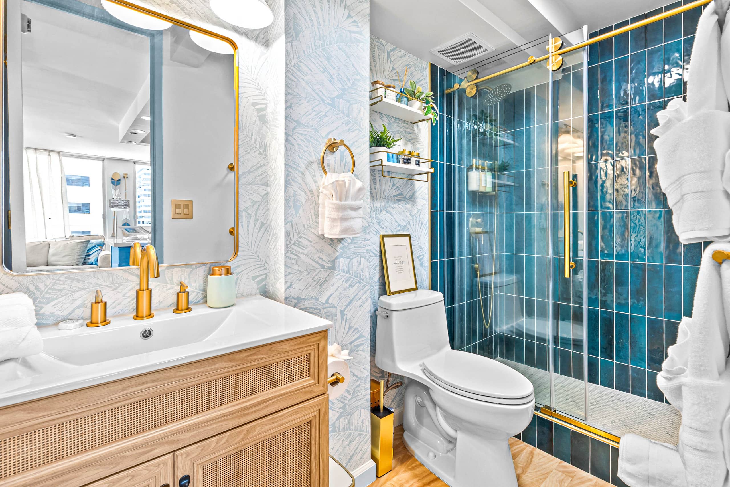 NEW Remodeled • 3 Min Walk to Beach • Rooftop Pool - Image 33