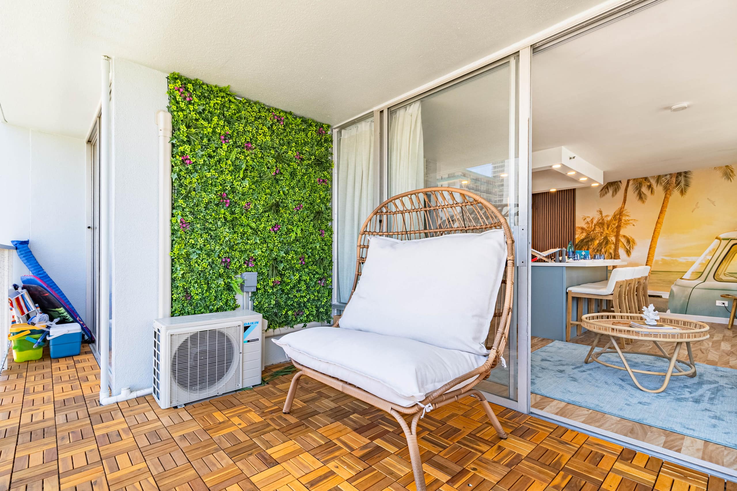 NEW Remodeled • 3 Min Walk to Beach • Rooftop Pool - Image 36