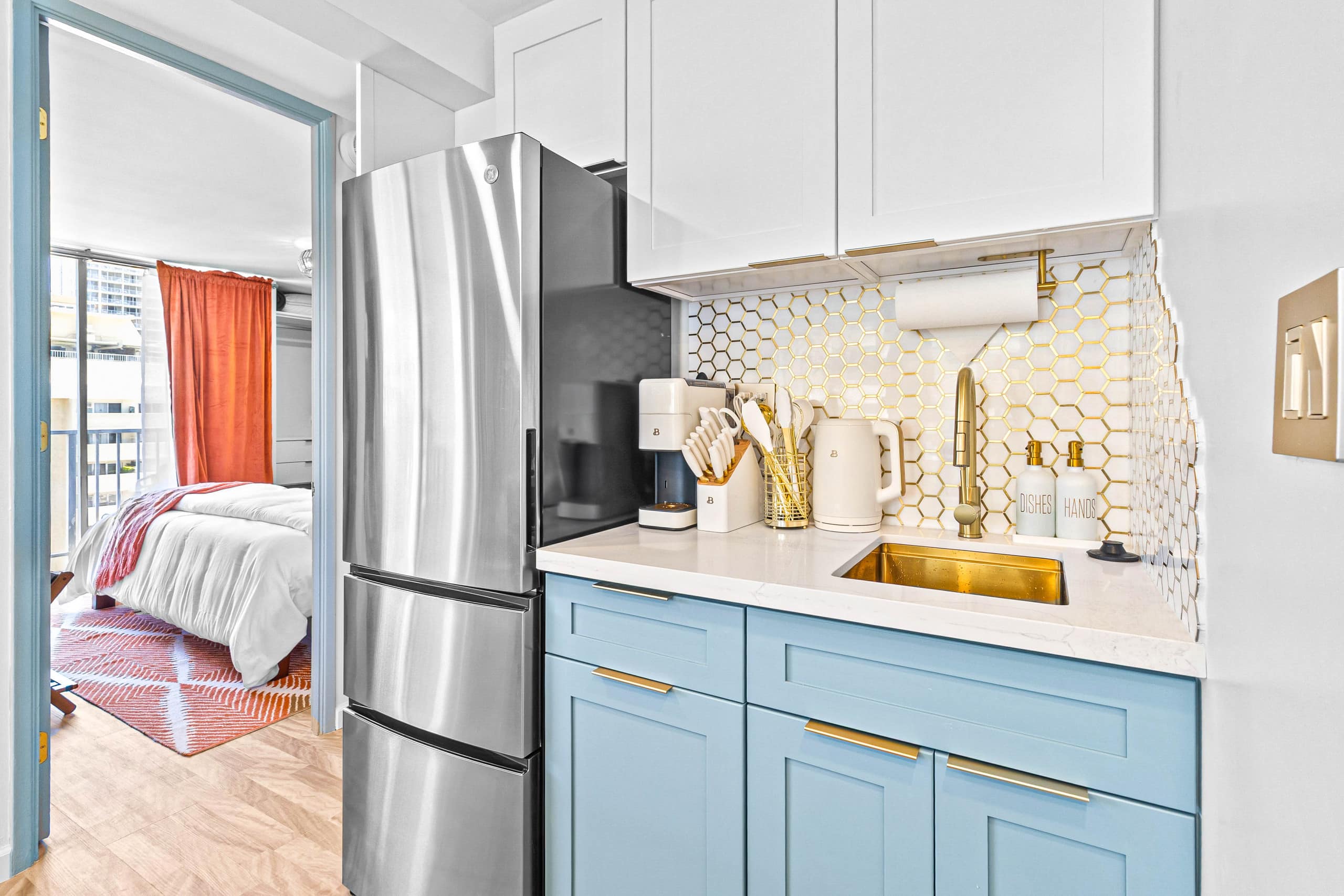 NEW Remodeled • 3 Min Walk to Beach • Rooftop Pool - Image 12