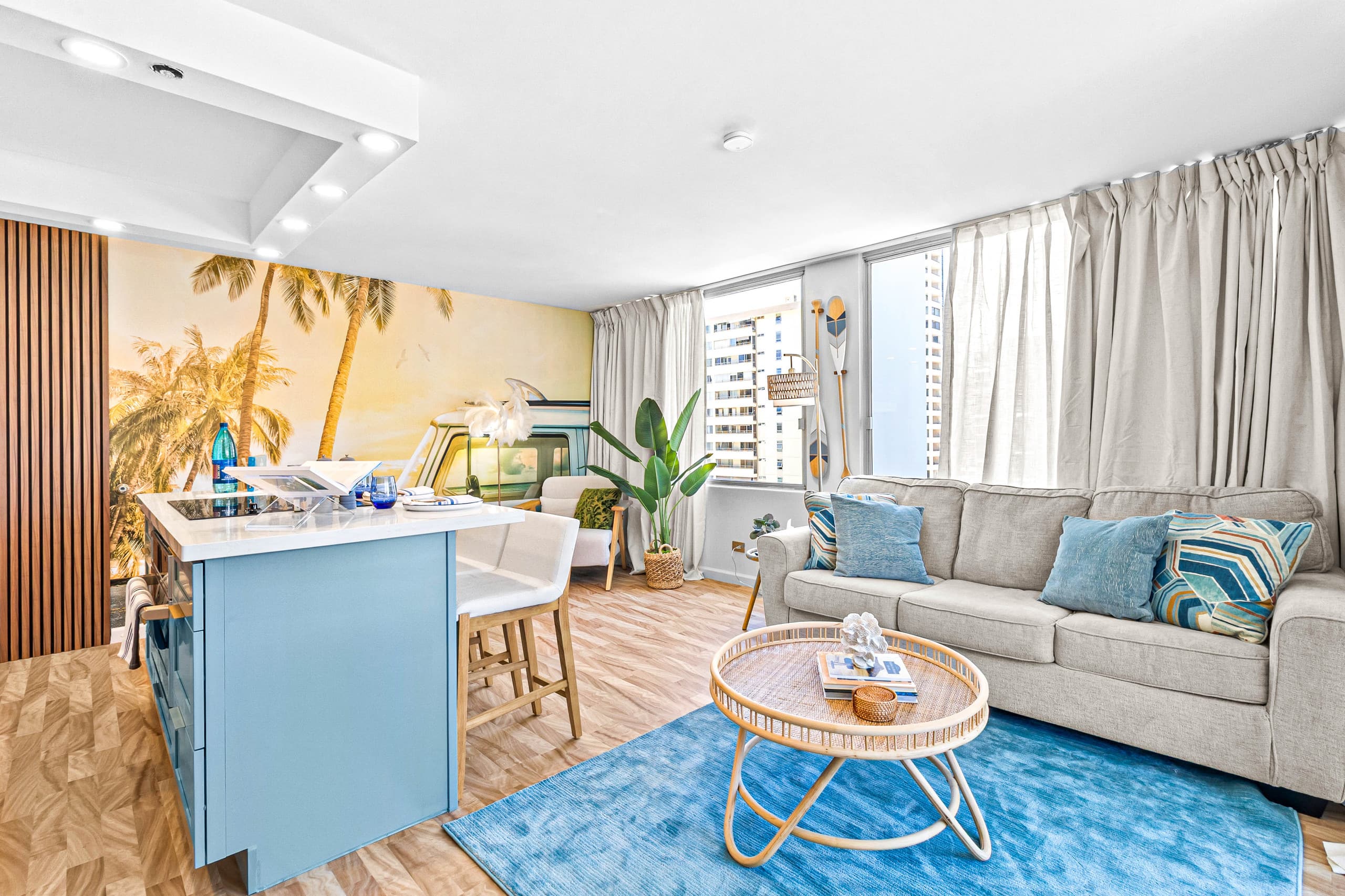 NEW Remodeled • 3 Min Walk to Beach • Rooftop Pool - Image 7