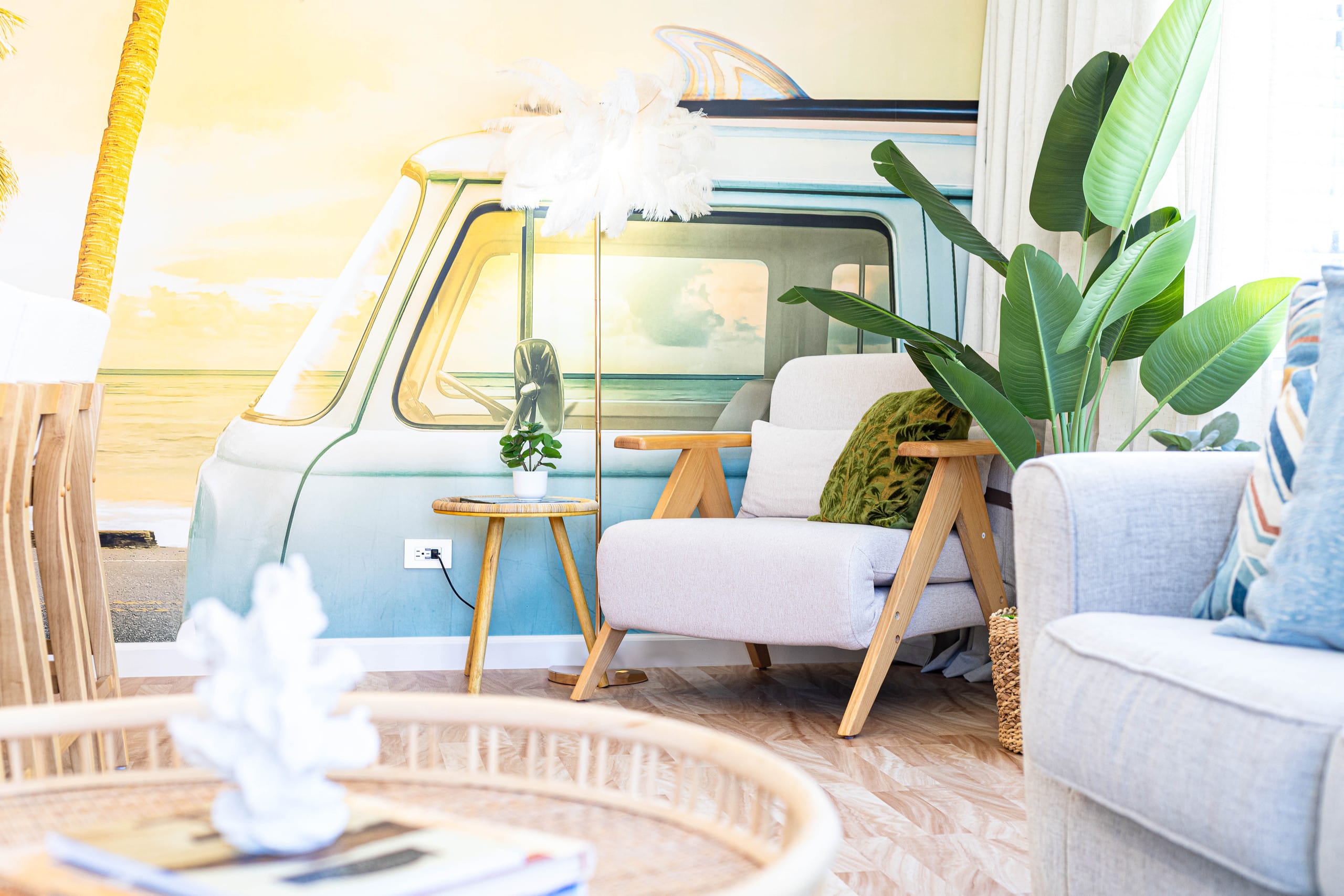 NEW Remodeled • 3 Min Walk to Beach • Rooftop Pool - Image 4