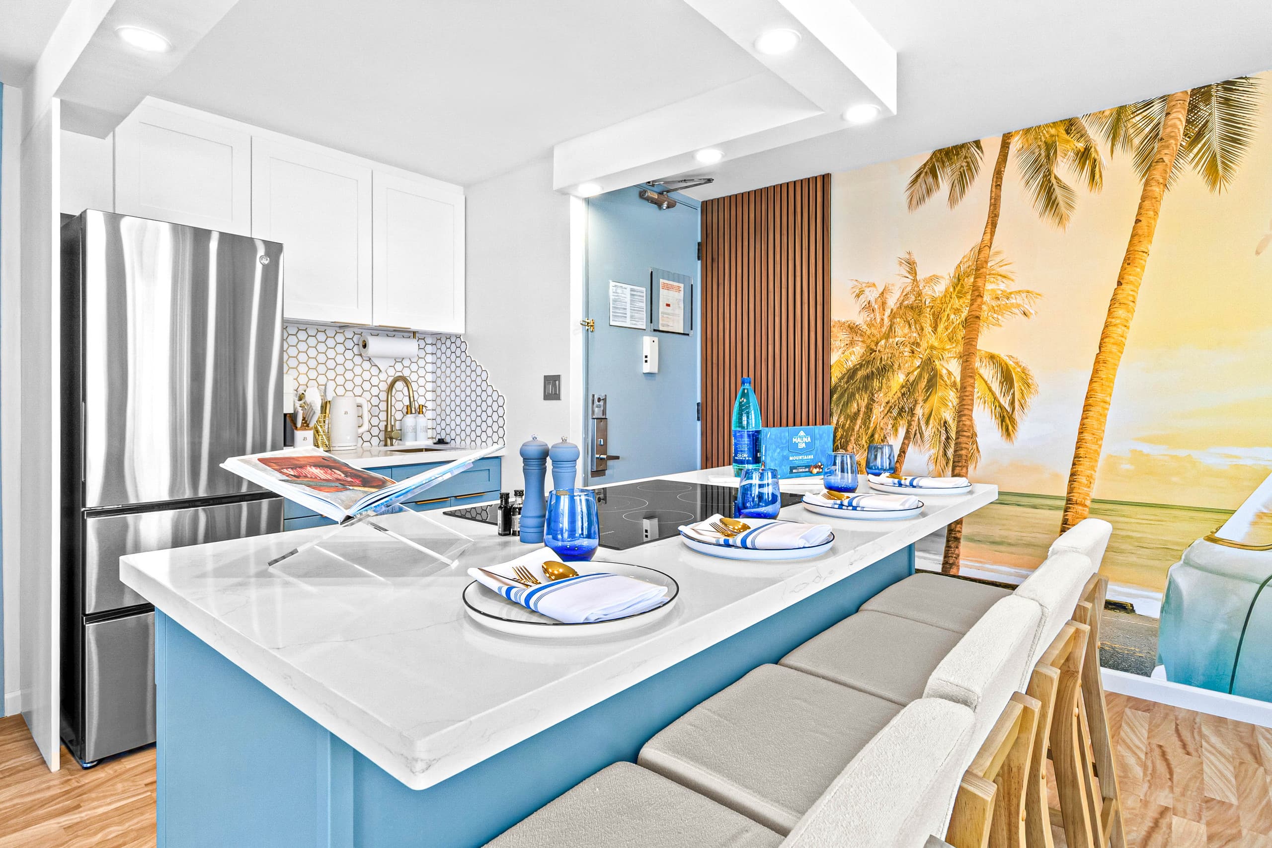NEW Remodeled • 3 Min Walk to Beach • Rooftop Pool - Image 25