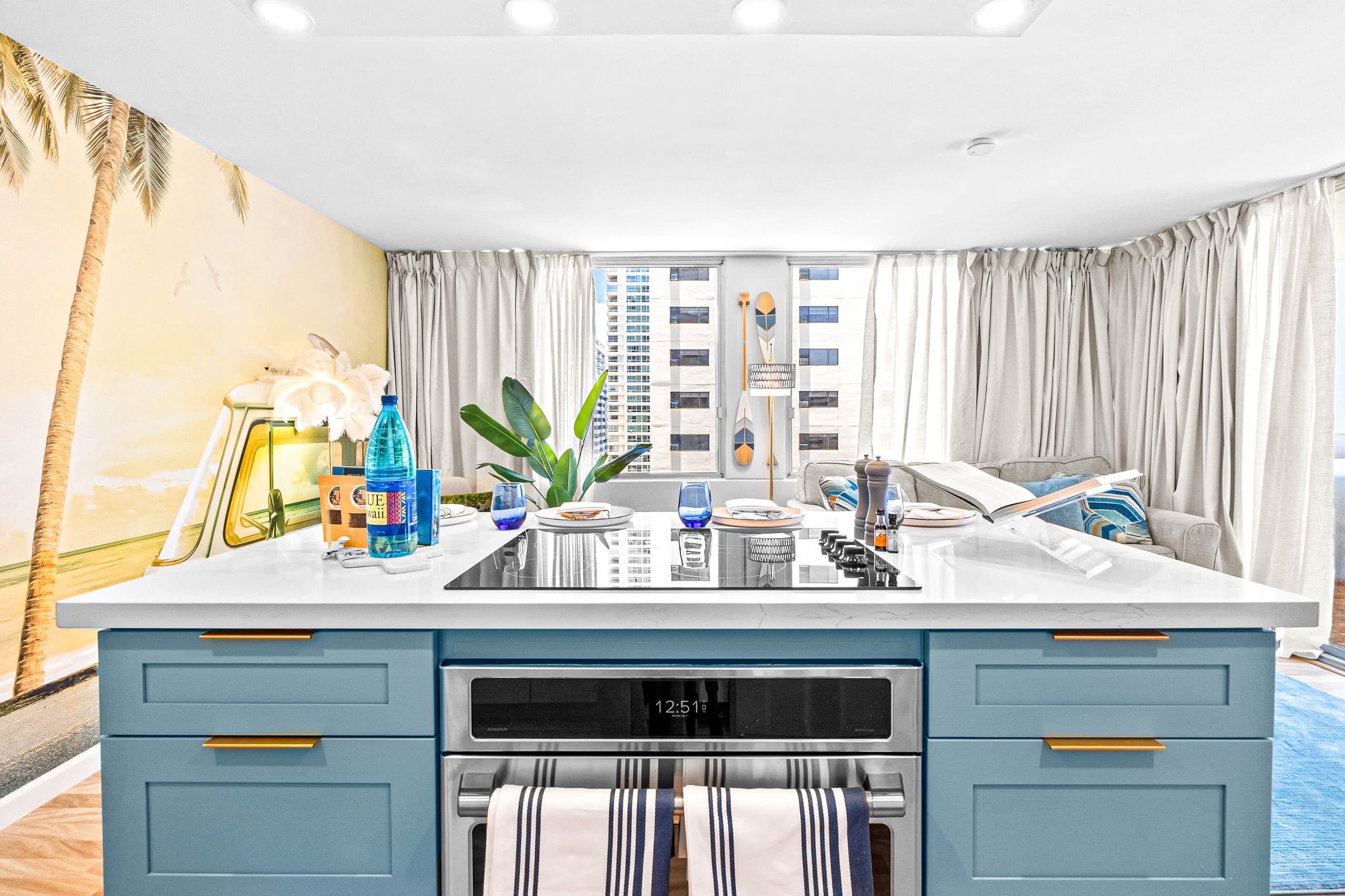 NEW Remodeled • 3 Min Walk to Beach • Rooftop Pool - Image 14