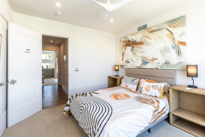 Modern Luxury Room | New Build | Near Downtown - San Diego, CA