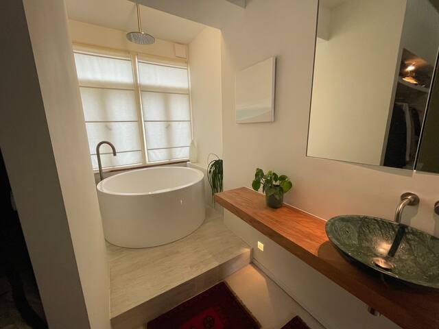 Canal House in Amsterdam gallery image 5