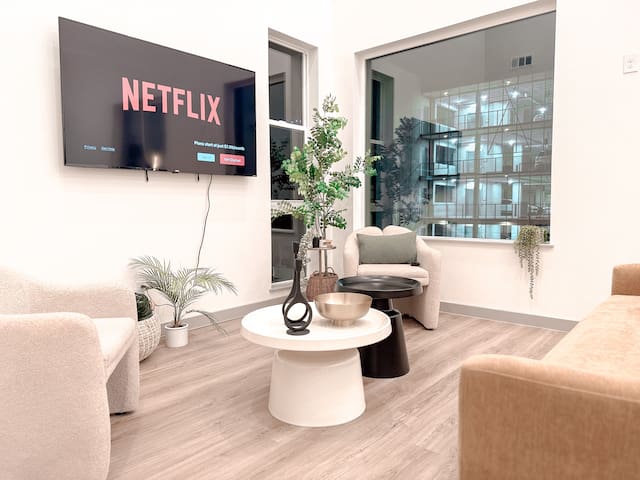 Hero Hosting Group LLC managed Airbnb listing 1