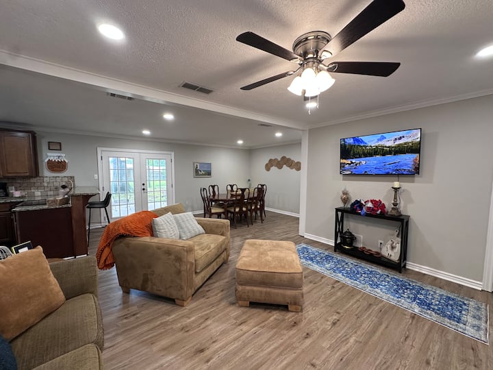 A Quiet Place - King Bed-covered Patio-2 Bath - Texarkana, TX