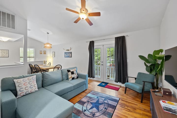 4BR house in trendy East Austin