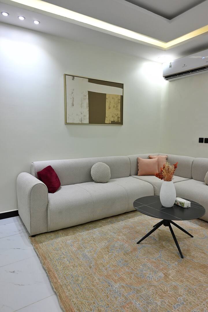 Მისაღები ოთახი დღიურად ქირავდება ბინა [Al Murooj]