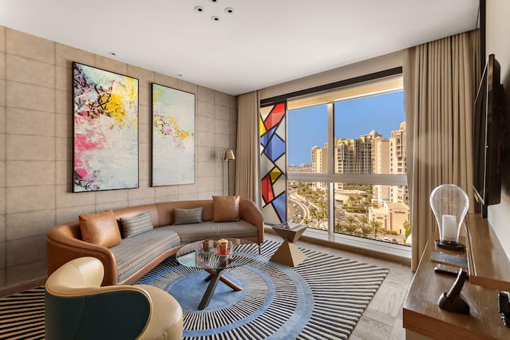 Delightful Palm Jumeirah Beach Family Apartment - Dubai