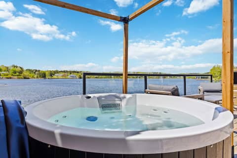 Oceanfront #6 Hot tub sun sets huge deck BBQ 2 bed