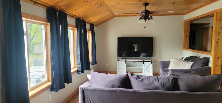Hidden 4br-3 Bath Gem With Lake Views - Gilford, NH
